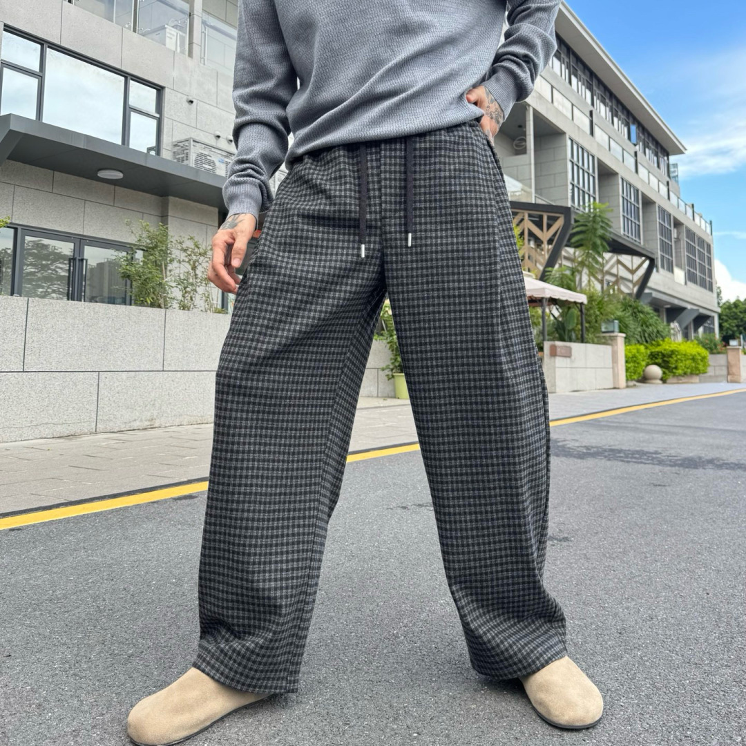  
MM6🌟早秋新款休闲裤🆕采用优质面料，具有质感，松紧腰带设计，超级时尚洋气！码数：M-2XL男女同款