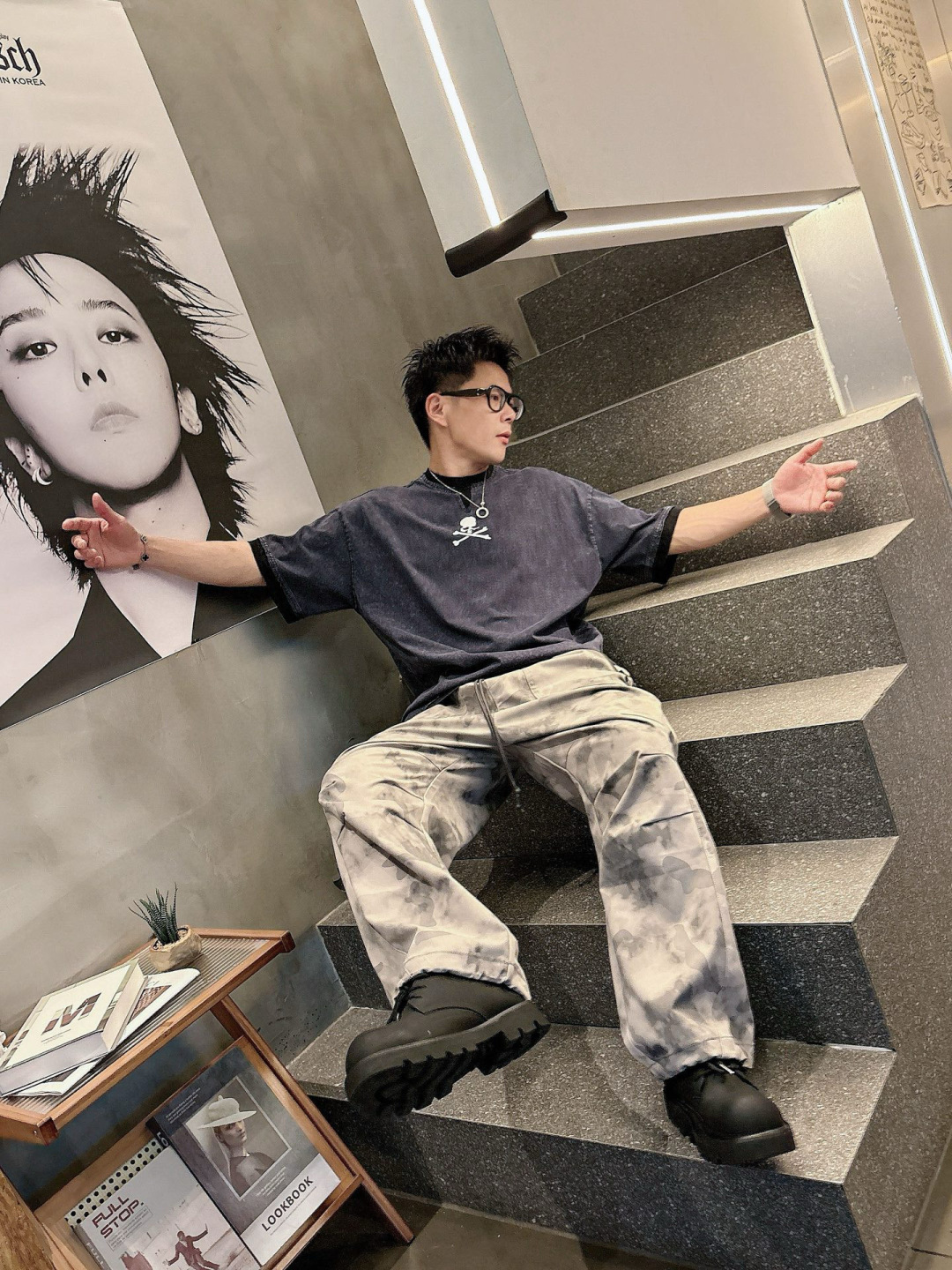  
石头岛🔥秋款休闲直筒工装长裤，采用聚酯纤维面料耐磨、抗皱、快干，迷彩裤弹性腰围、徒步、露营、工装风、