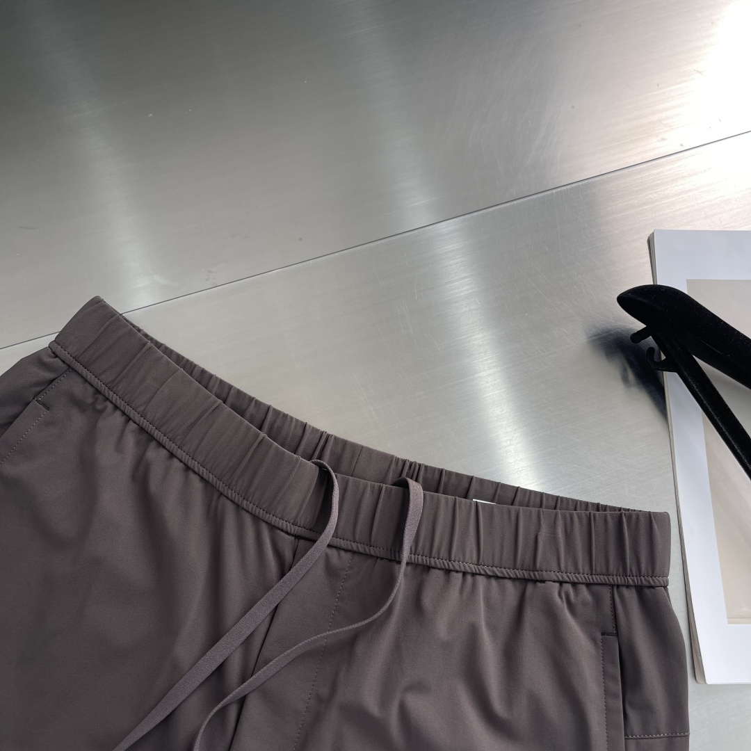 
mon   25ss春夏系列休闲卫裤

尺码：M-3XL  休闲合身版型
P.S：休闲长裤，采用高等高