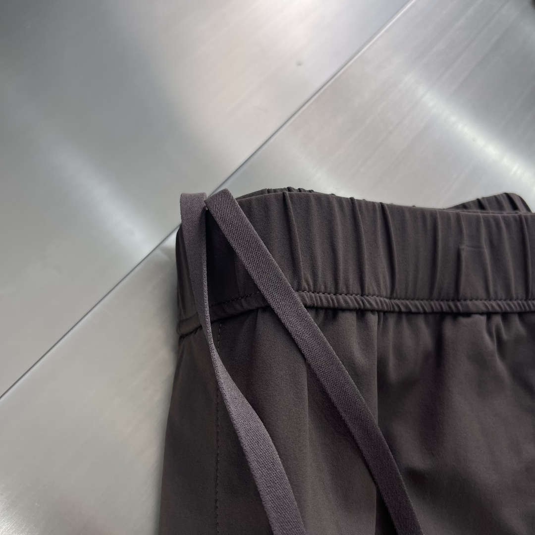 
mon   25ss春夏系列休闲卫裤

尺码：M-3XL  休闲合身版型
P.S：休闲长裤，采用高等高