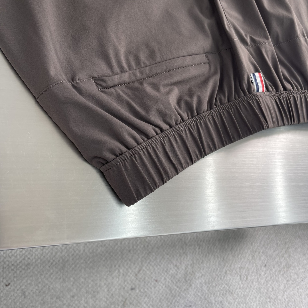 
mon   25ss春夏系列休闲卫裤

尺码：M-3XL  休闲合身版型
P.S：休闲长裤，采用高等高