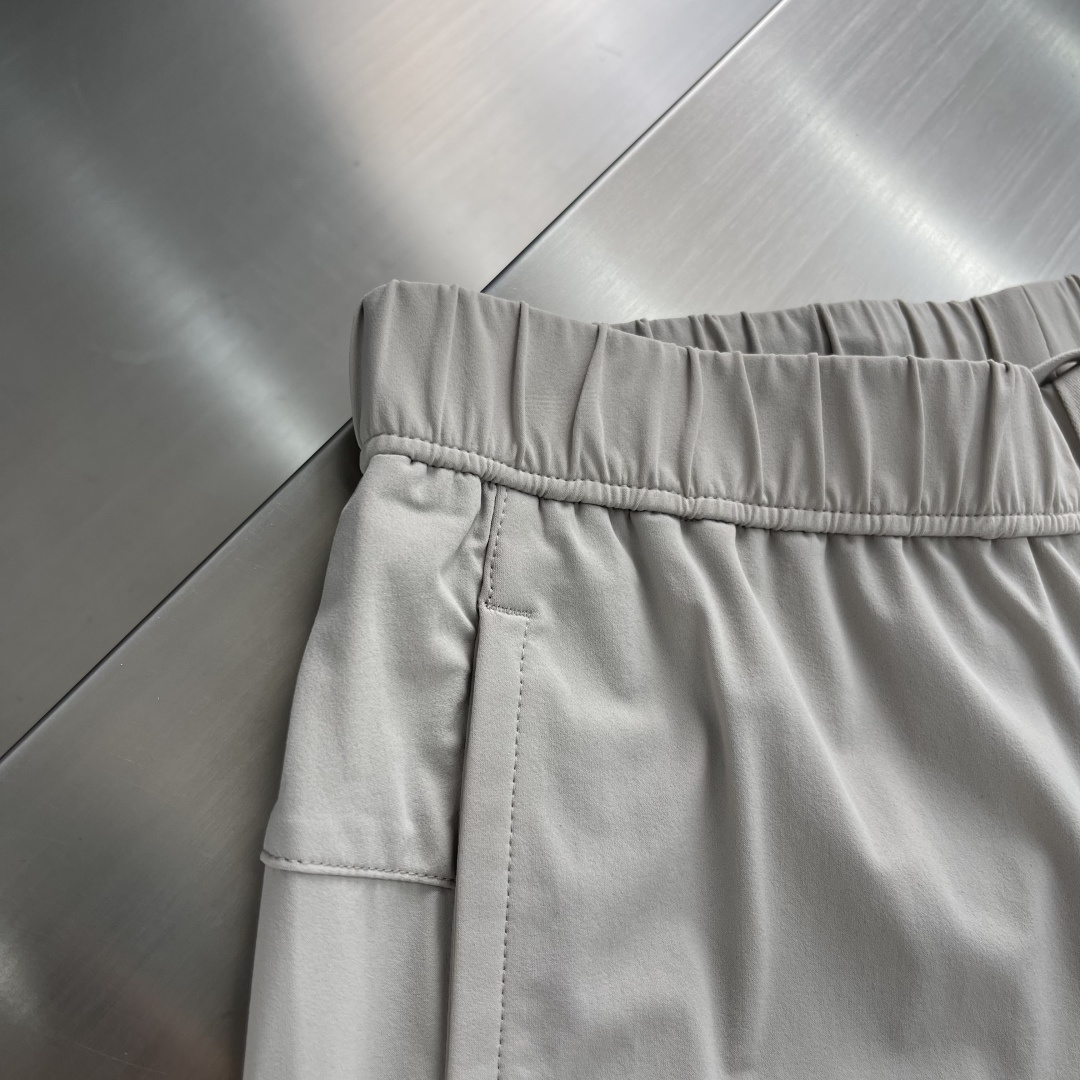 
mon   25ss春夏系列休闲卫裤

尺码：M-3XL  休闲合身版型
P.S：休闲长裤，采用高等高