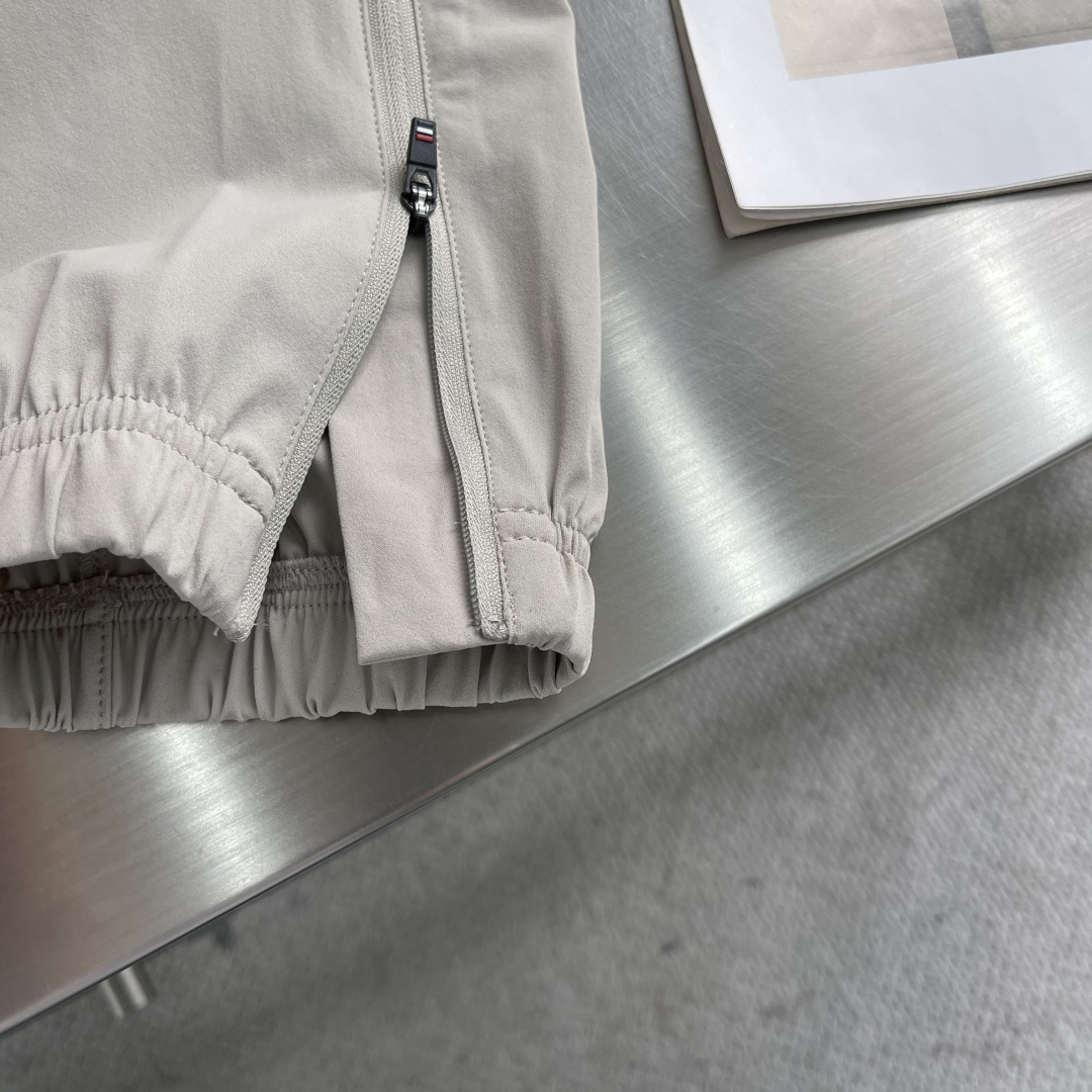 
mon   25ss春夏系列休闲卫裤

尺码：M-3XL  休闲合身版型
P.S：休闲长裤，采用高等高