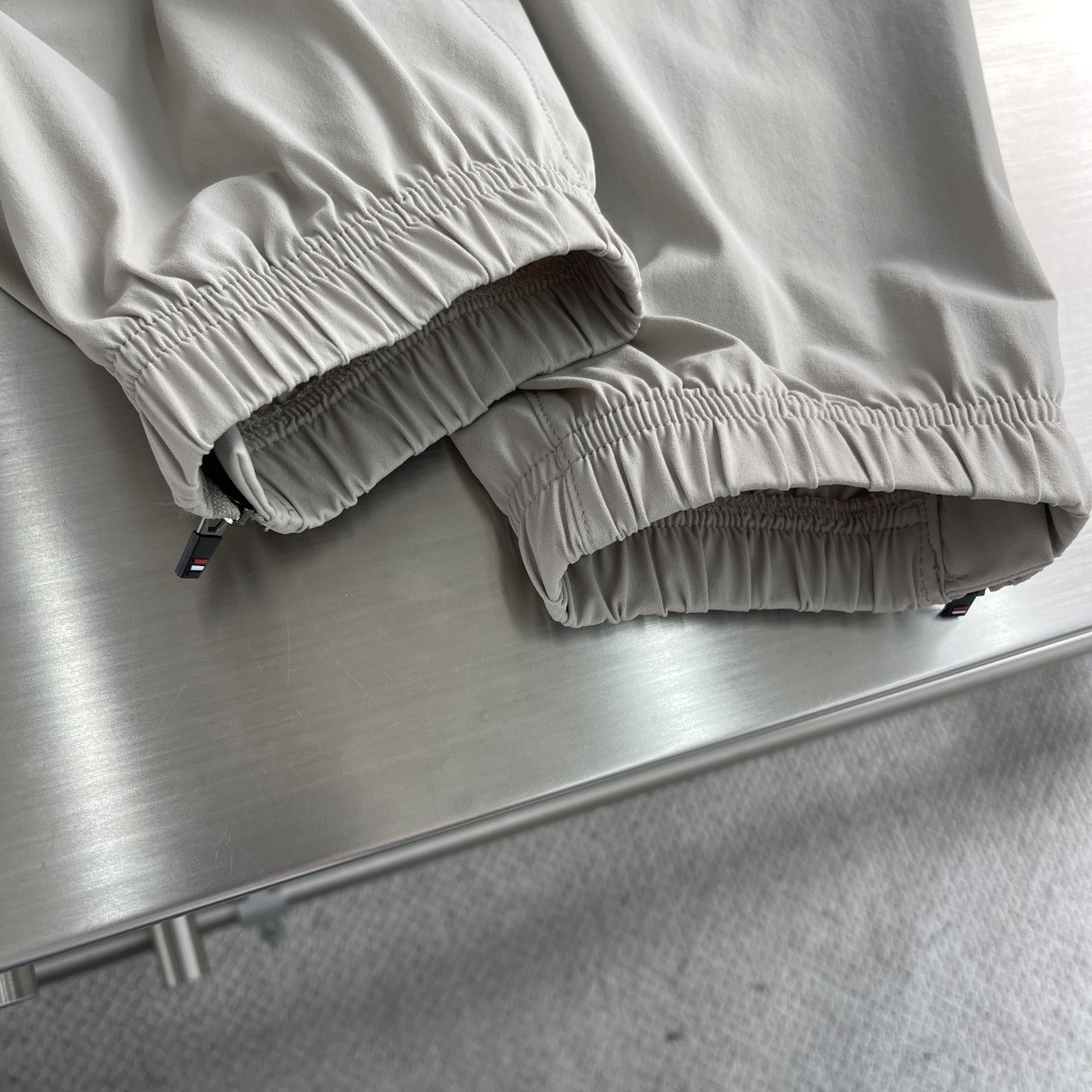 
mon   25ss春夏系列休闲卫裤

尺码：M-3XL  休闲合身版型
P.S：休闲长裤，采用高等高