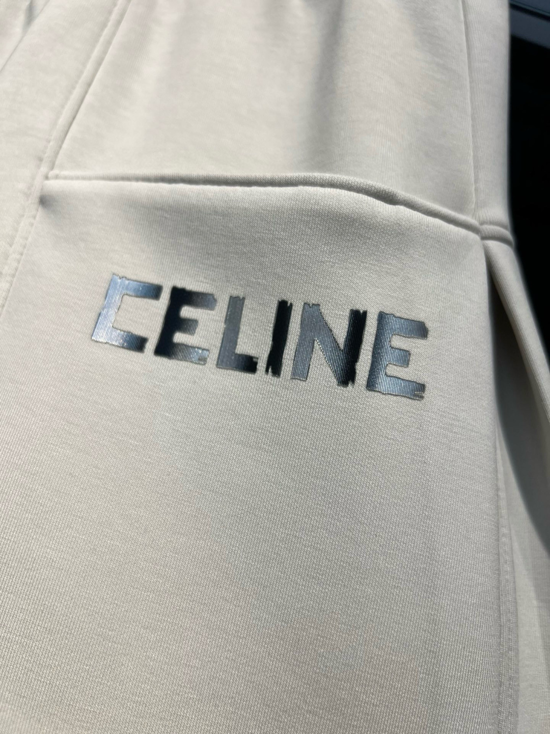 
2025秋冬新款
塞琳阔腿裤
M-3XL