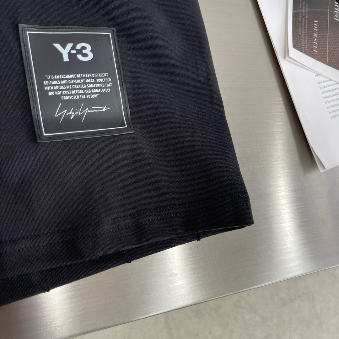 
Y-3 Yamamoto山本耀司宽松植绒破洞无袖背心，高端版本，采用重磅双纱精梳棉材质，柔软的面料触感