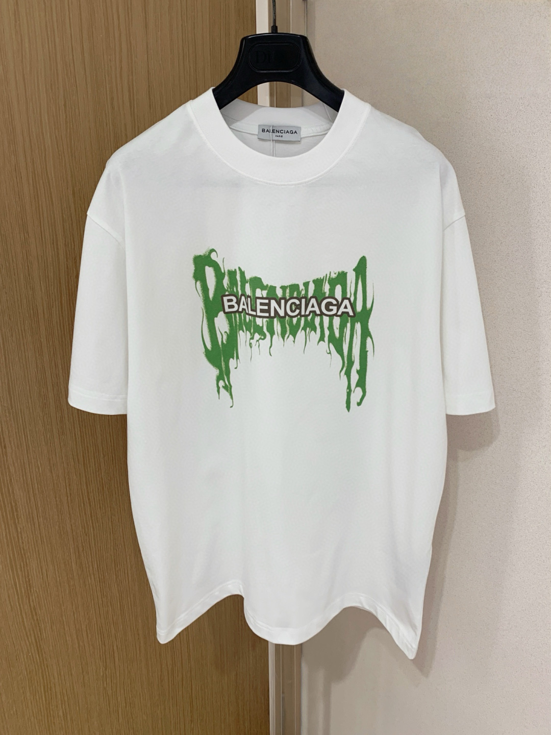 
2025春夏新款
巴黎世家短袖
S-XXL