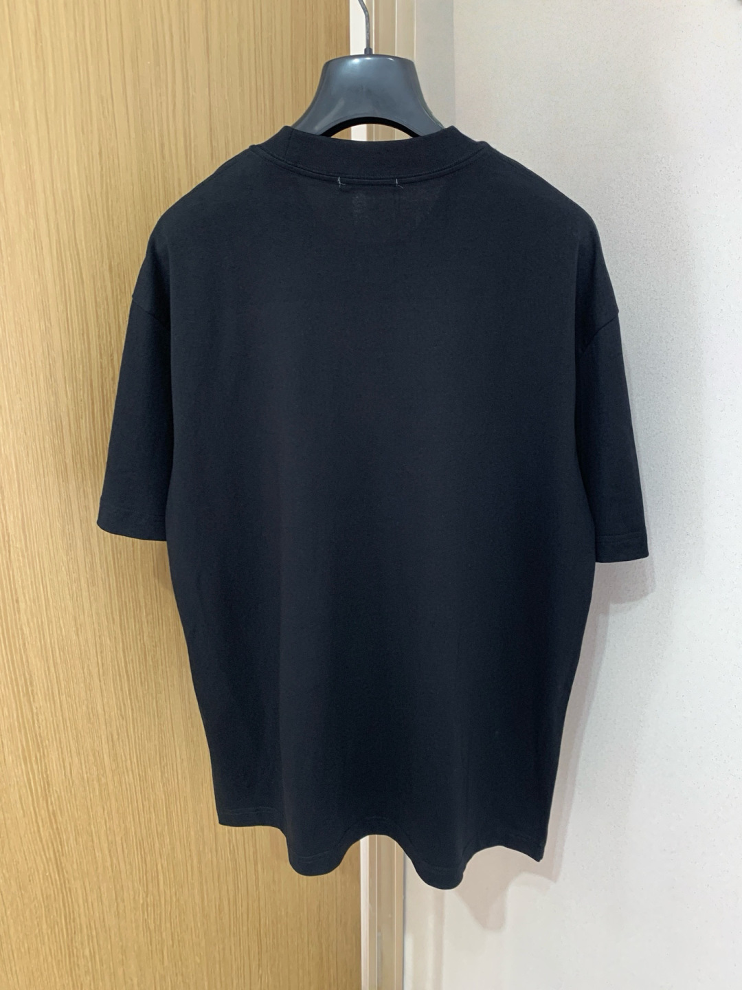 
2025春夏新款
巴黎世家短袖
S-XXL