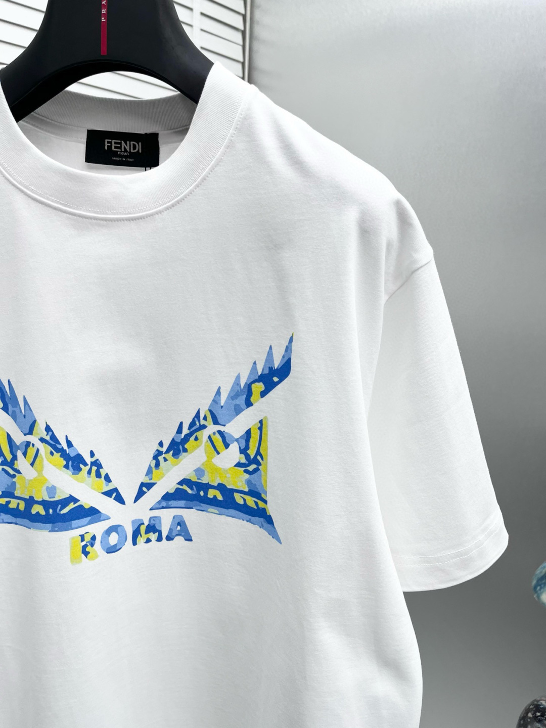 
Fend* 25ss新款短袖，定制280克全棉面料，前幅印花logo，非常简约大气的一款 无论是上身舒