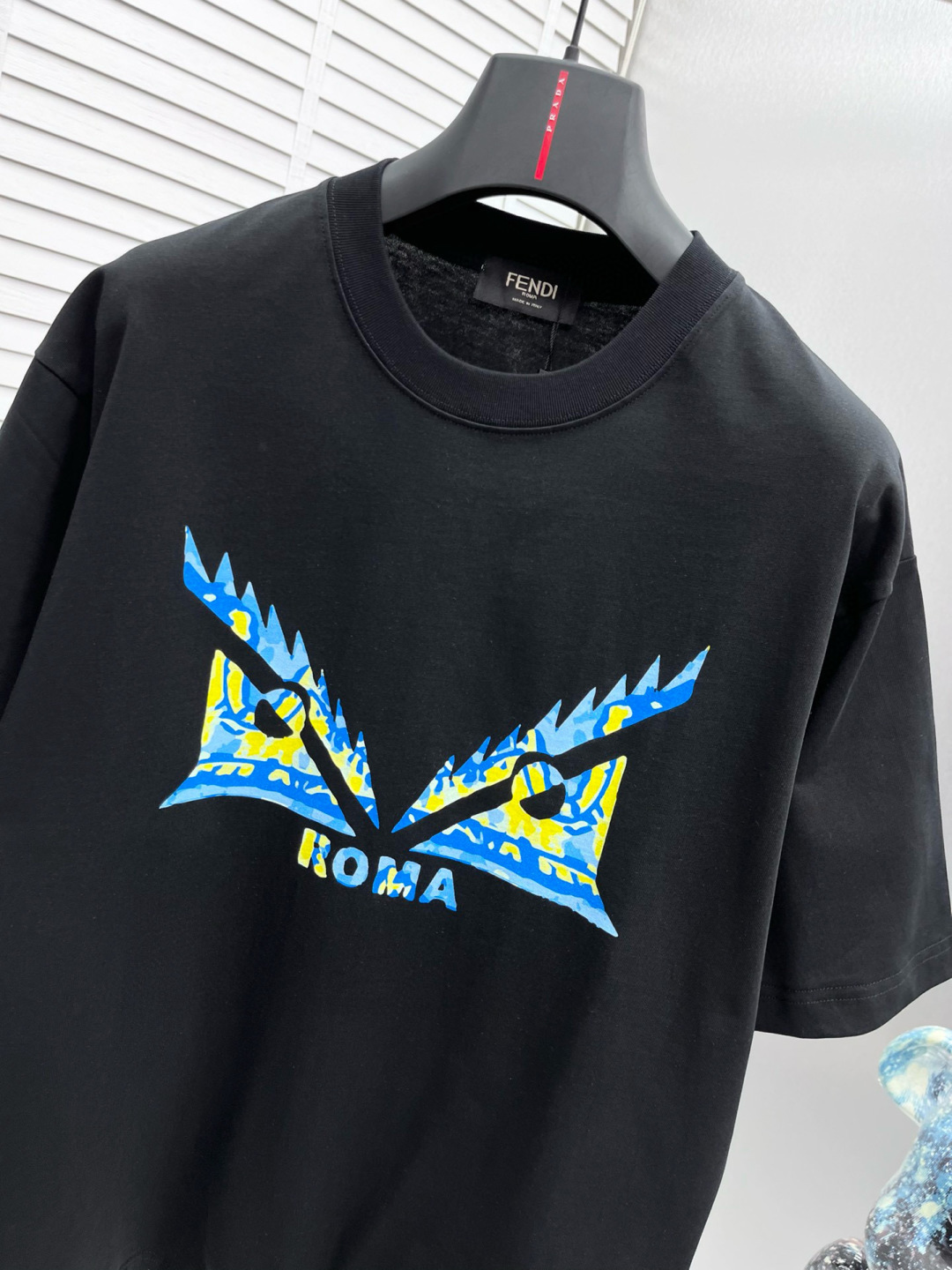 
Fend* 25ss新款短袖，定制280克全棉面料，前幅印花logo，非常简约大气的一款 无论是上身舒