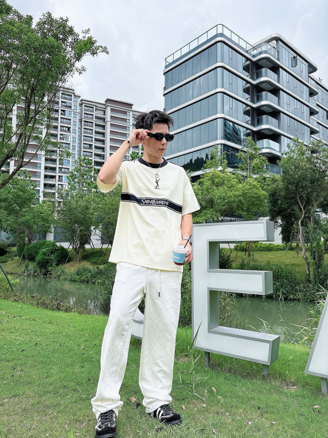  
2025年新款
YSL短袖
m-3XL