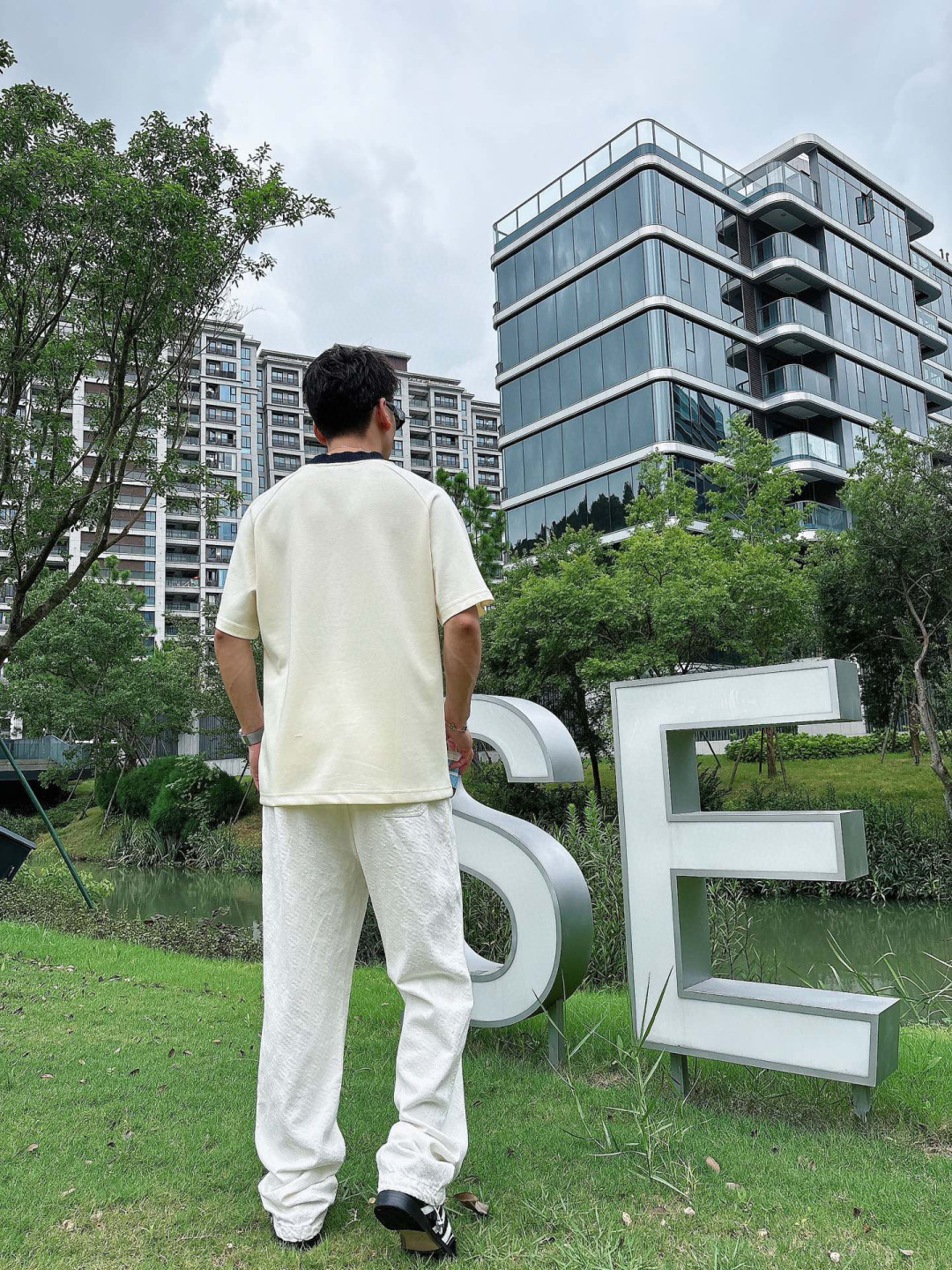  
2025年新款
YSL短袖
m-3XL