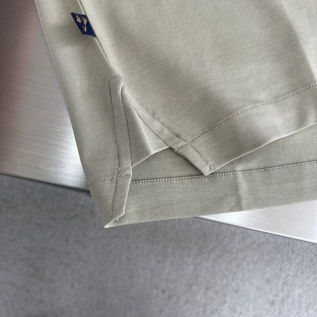 
驴牌   25ss春夏系列圆领T恤

尺码：M-5XL 微阔版型
面料：水柔棉双面，200克重，95%