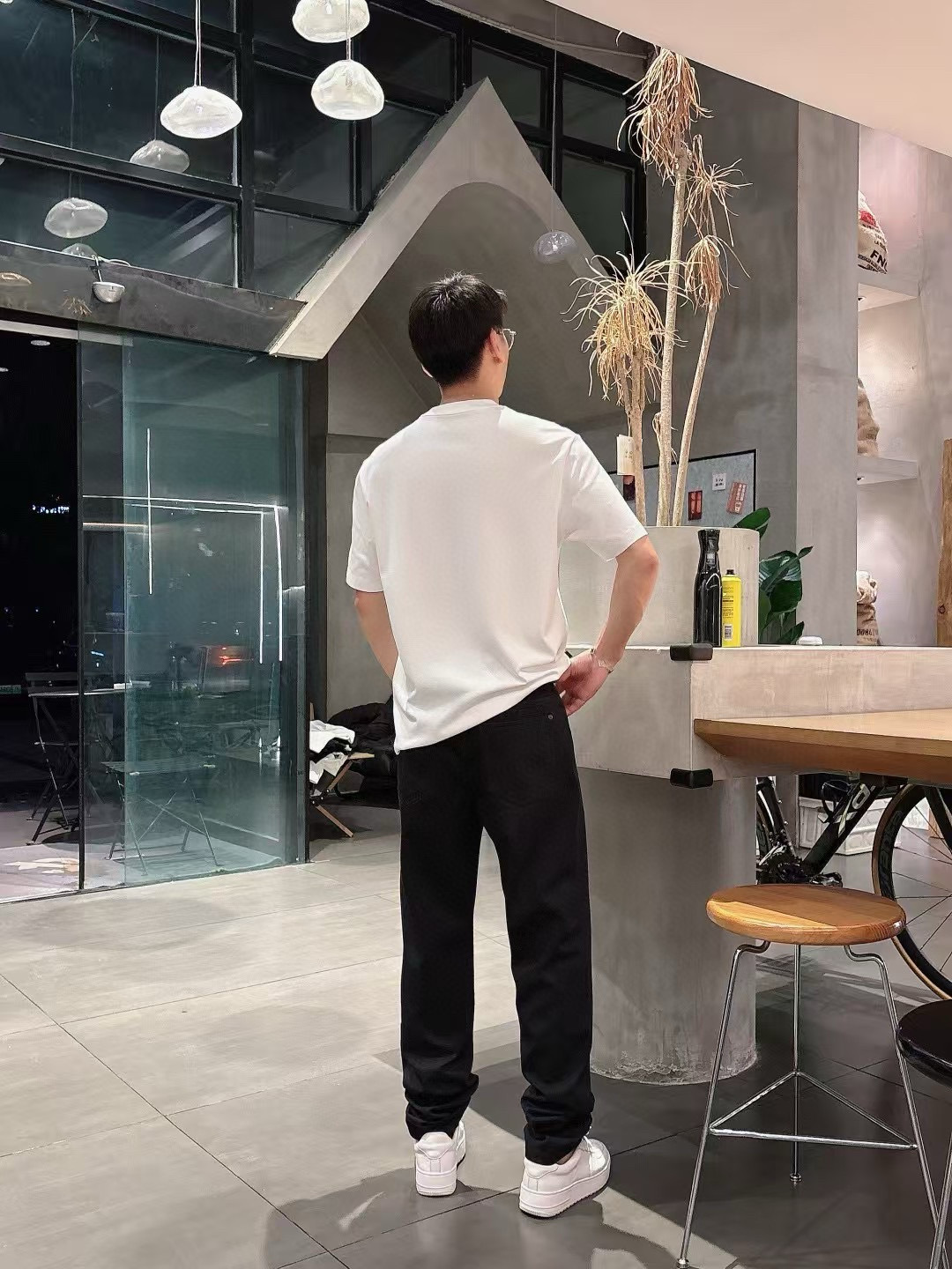  
（FF）短袖系列
季度：2025春夏
颜色：黑色 白色 
尺码   m-5xL
版型：微阔版型
克重