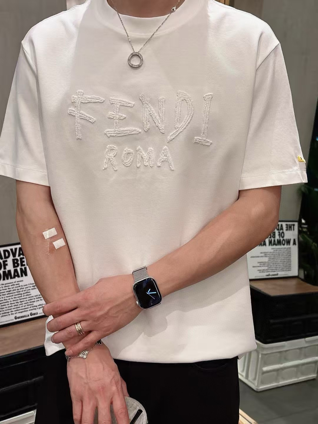  
（FF）短袖系列
季度：2025春夏
颜色：黑色 白色 
尺码   m-5xL
版型：微阔版型
克重