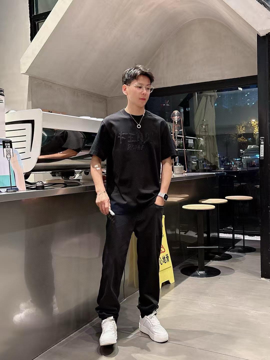  
（FF）短袖系列
季度：2025春夏
颜色：黑色 白色 
尺码   m-5xL
版型：微阔版型
克重