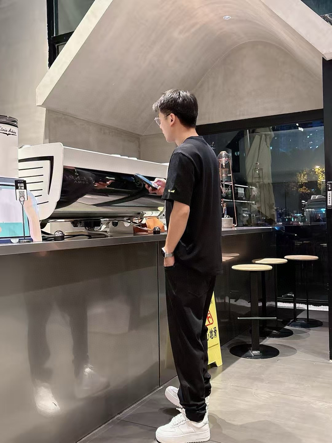  
（FF）短袖系列
季度：2025春夏
颜色：黑色 白色 
尺码   m-5xL
版型：微阔版型
克重