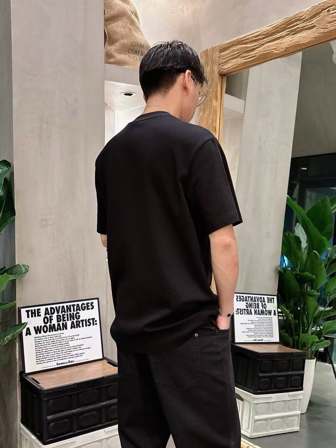  
（FF）短袖系列
季度：2025春夏
颜色：黑色 白色 
尺码   m-5xL
版型：微阔版型
克重