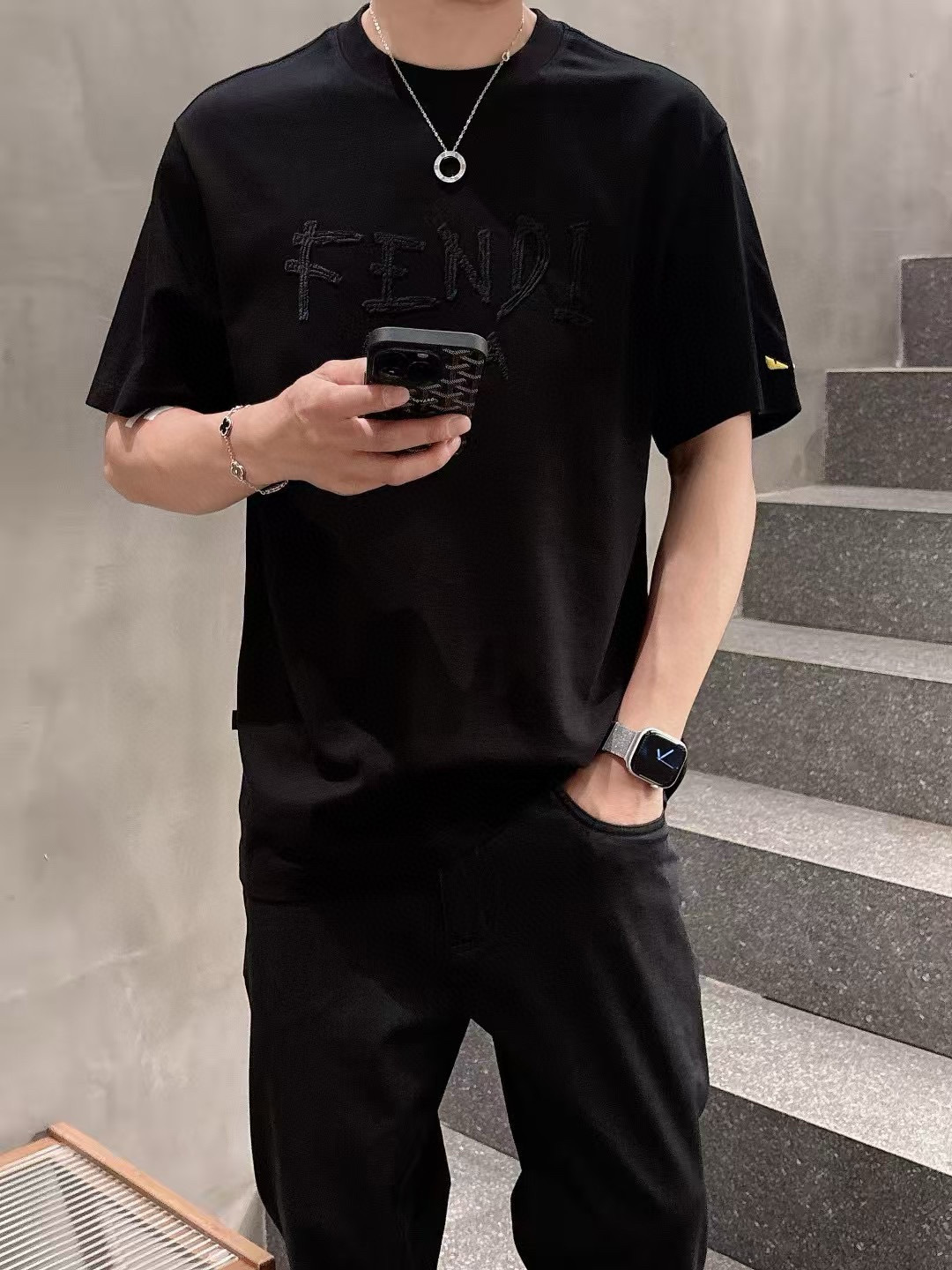  
（FF）短袖系列
季度：2025春夏
颜色：黑色 白色 
尺码   m-5xL
版型：微阔版型
克重