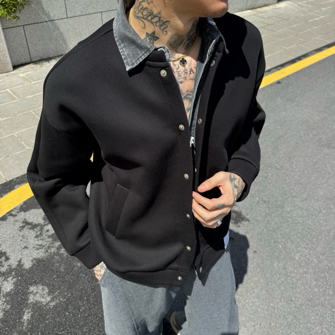  
YMM🌟秋冬新款假两件拼接牛仔衬衫卫衣🆕采用优质面料，具有质感，超级时尚洋气！码数：M-2XL男女同