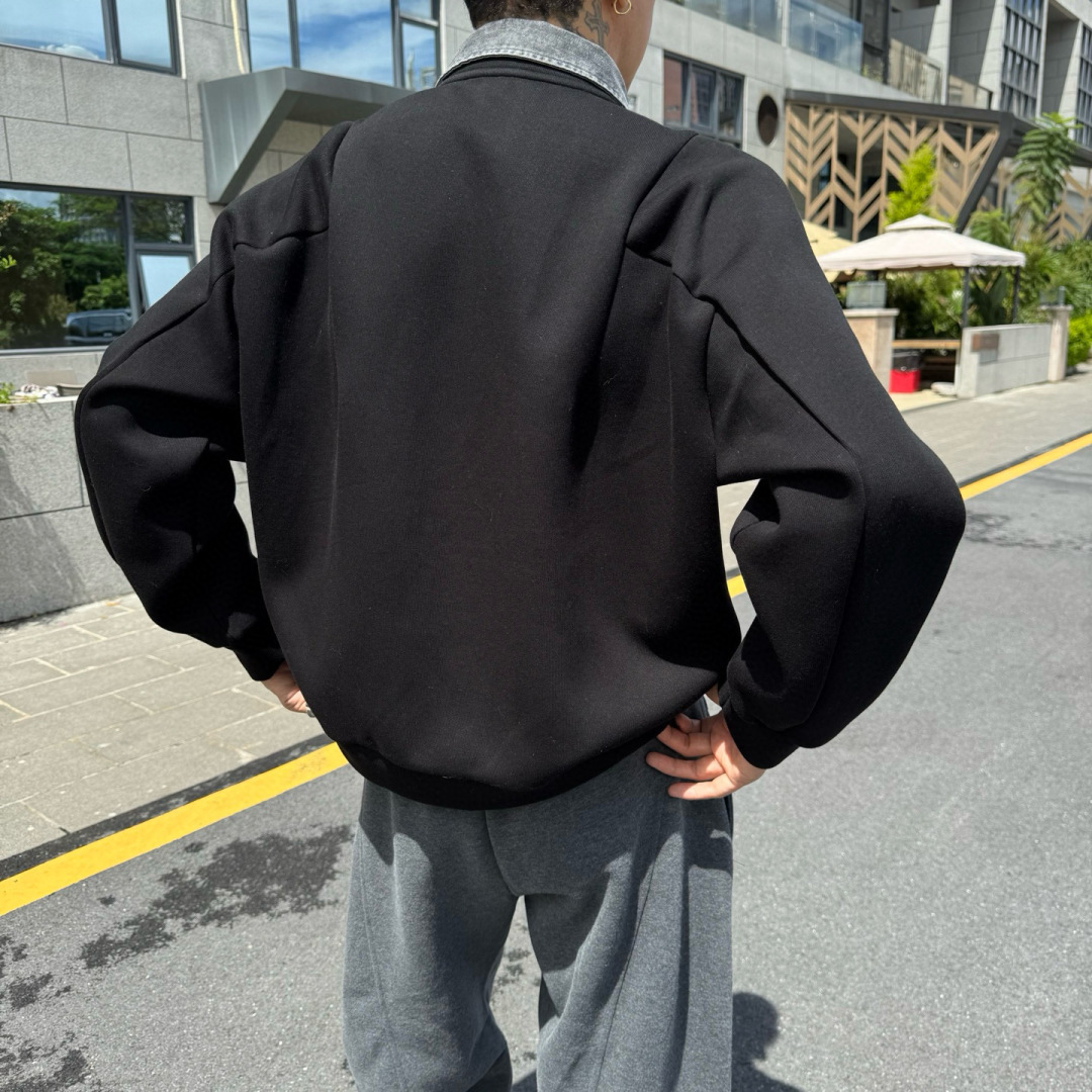  
YMM🌟秋冬新款假两件拼接牛仔衬衫卫衣🆕采用优质面料，具有质感，超级时尚洋气！码数：M-2XL男女同