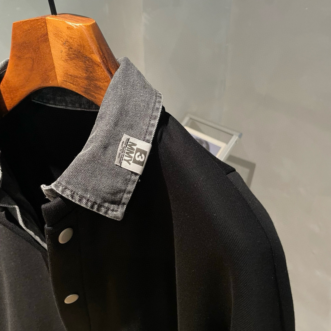  
YMM🌟秋冬新款假两件拼接牛仔衬衫卫衣🆕采用优质面料，具有质感，超级时尚洋气！码数：M-2XL男女同