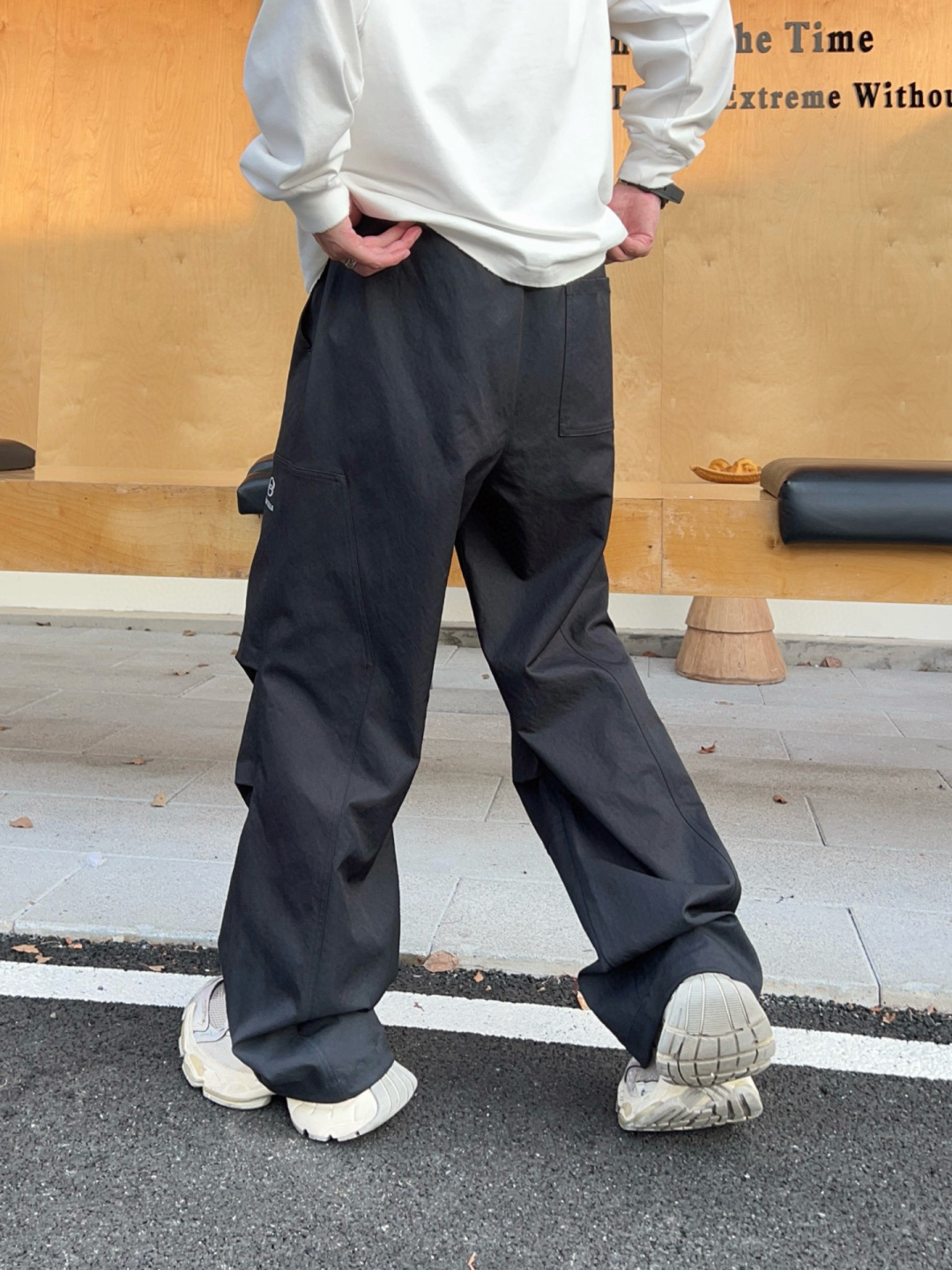  
巴黎世家 新款秋冬裤子🆕
颜色：黑，灰
码数：M-3XL