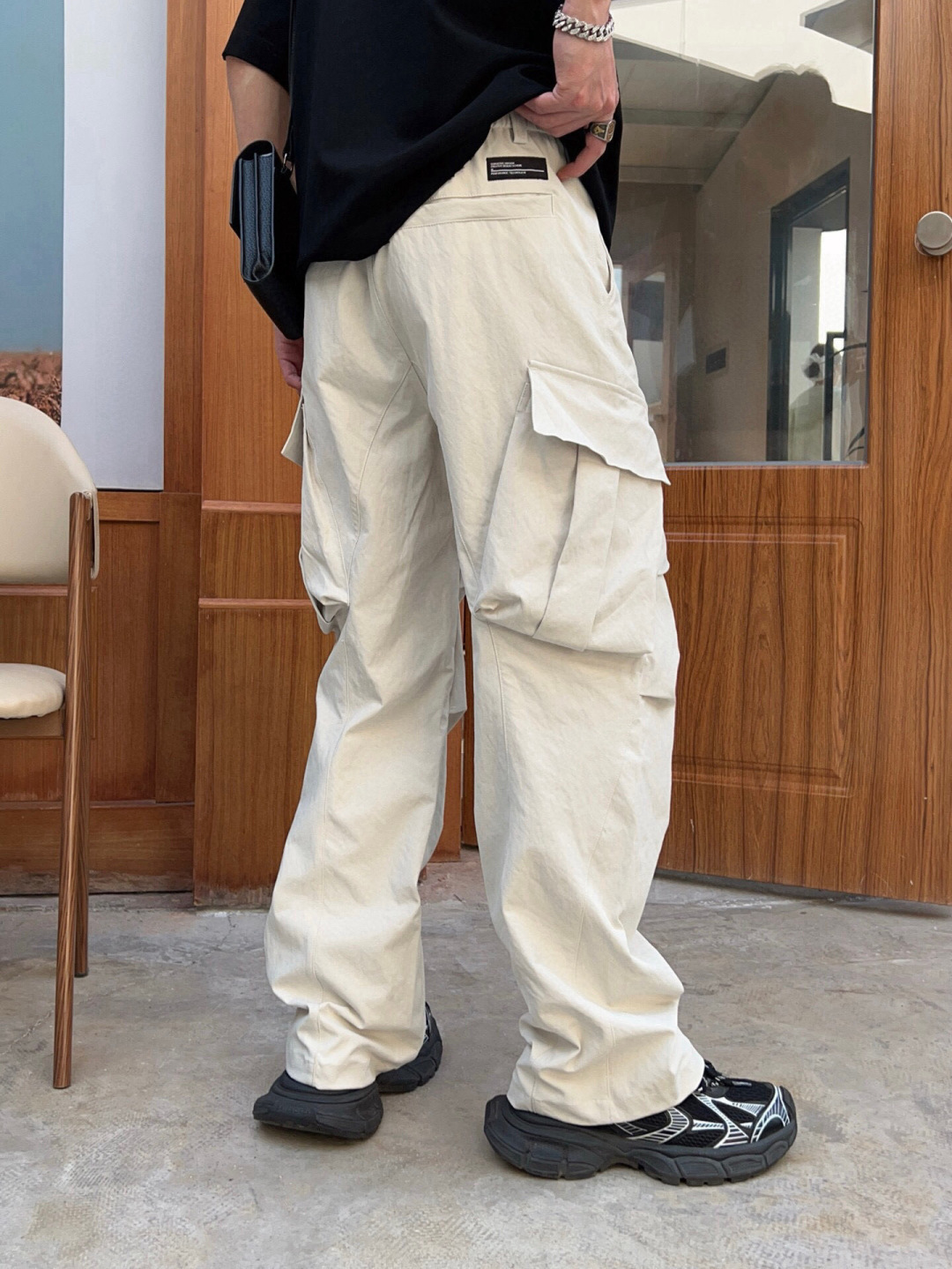 
春款裤子庆祝庆祝
颜色：黑，米白，
码数：M-3XL
款号：835-Ｓ