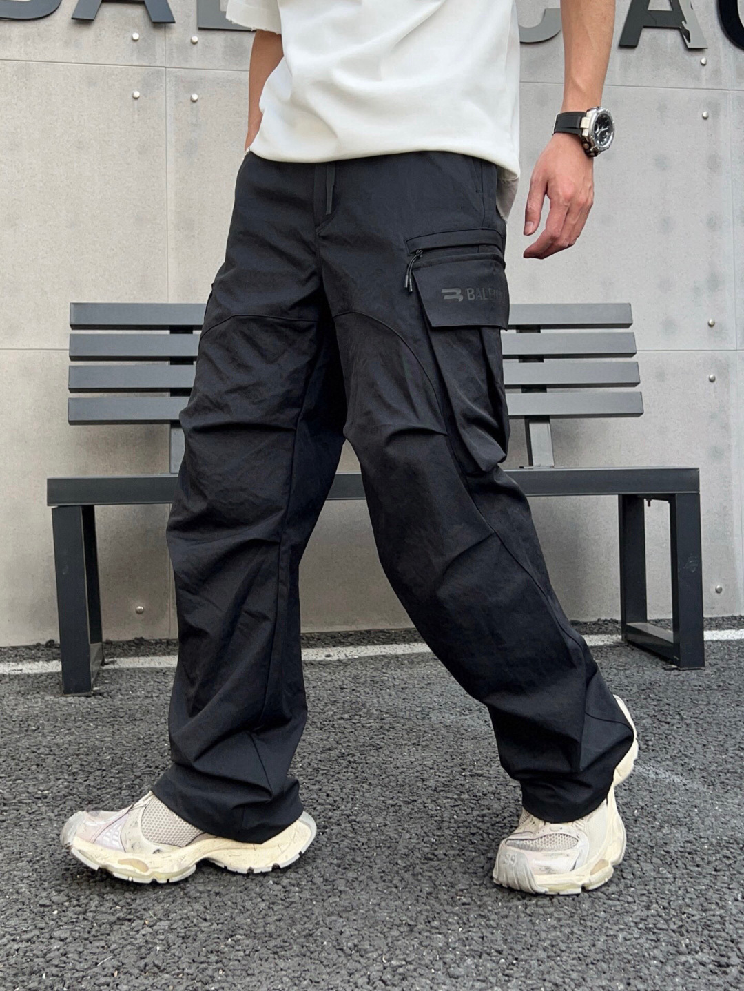 
春款裤子庆祝庆祝
颜色：黑，米白，
码数：M-3XL
款号：835-Ｓ