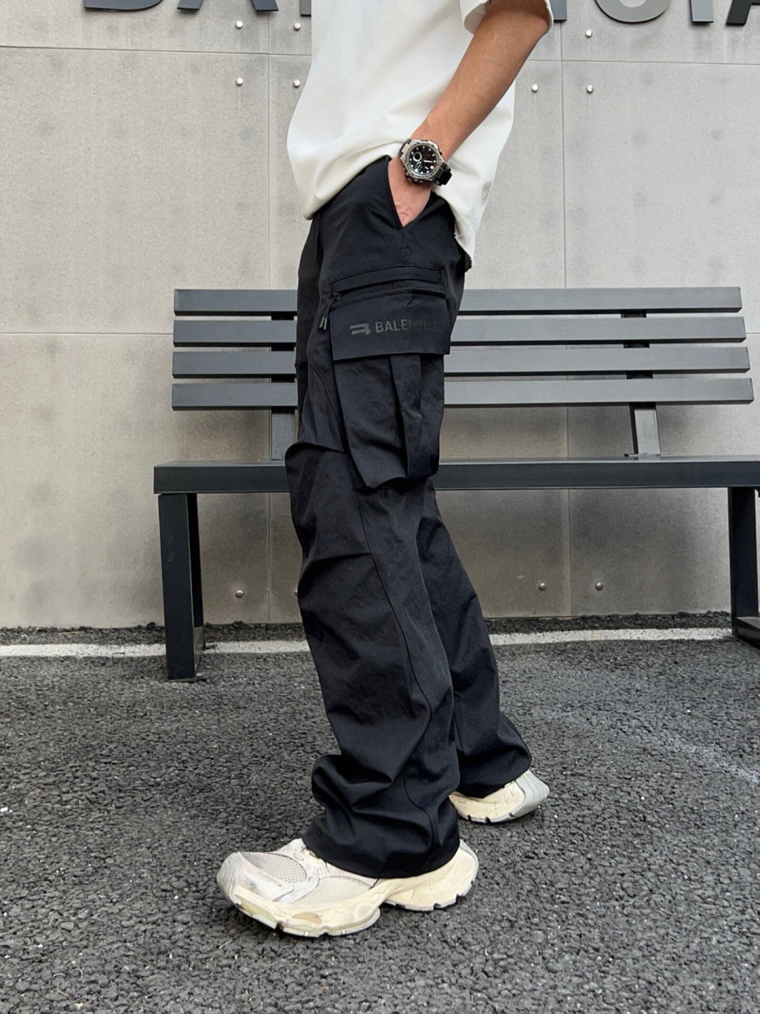 
春款裤子庆祝庆祝
颜色：黑，米白，
码数：M-3XL
款号：835-Ｓ