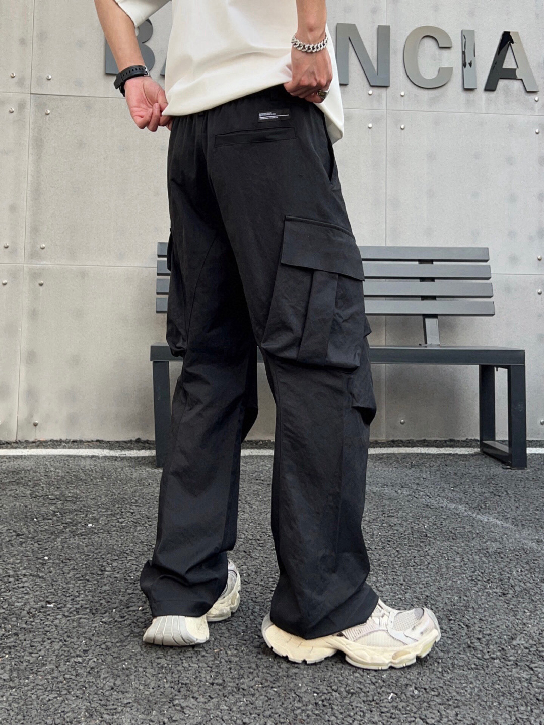 
春款裤子庆祝庆祝
颜色：黑，米白，
码数：M-3XL
款号：835-Ｓ