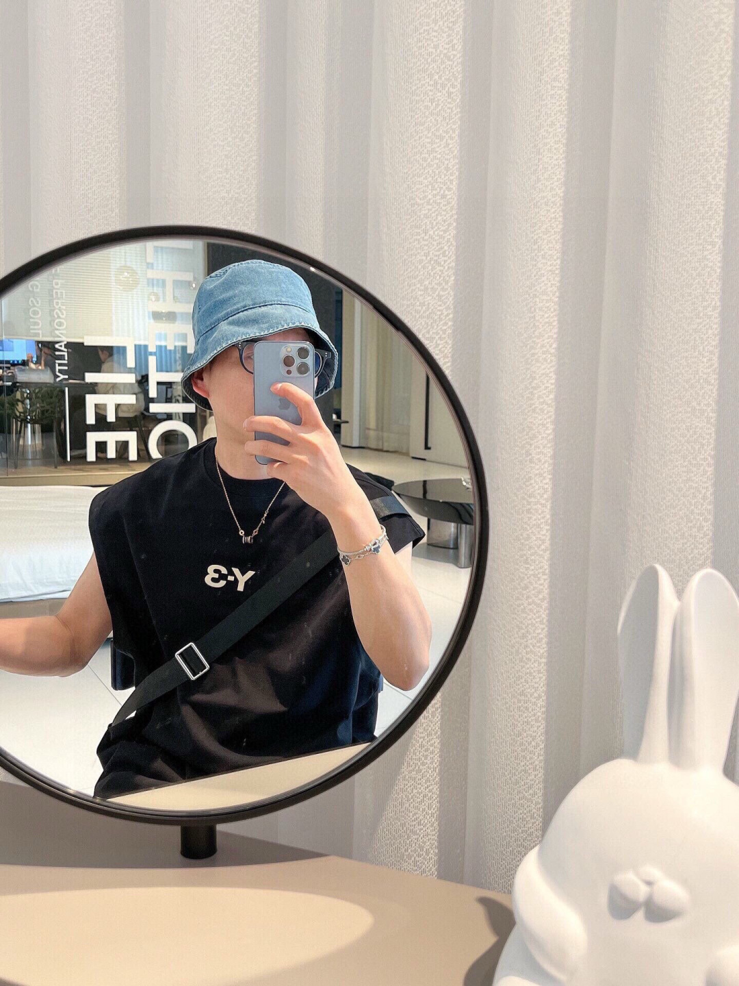  
Y3夏季新款背心🎽采用优质面料，超级柔软亲肤！标识印花胶印设计点缀，内里走线工整细致，上身时尚潮流！