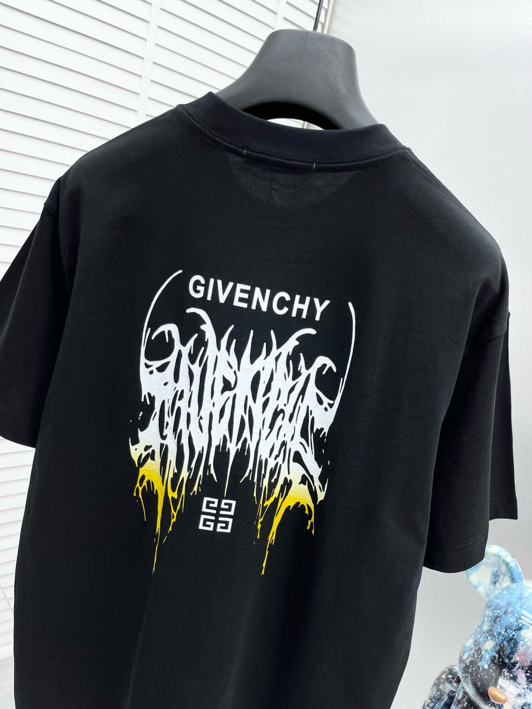 
GVC* 25ss新款短袖，定制280克全棉面料，前幅印花logo，非常简约大气的一款 无论是上身舒适