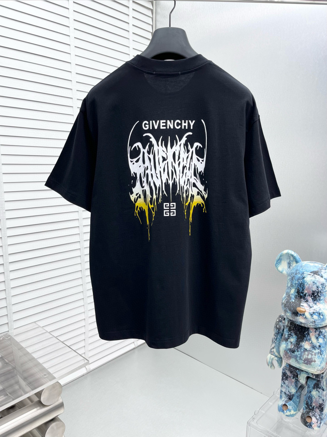 
GVC* 25ss新款短袖，定制280克全棉面料，前幅印花logo，非常简约大气的一款 无论是上身舒适