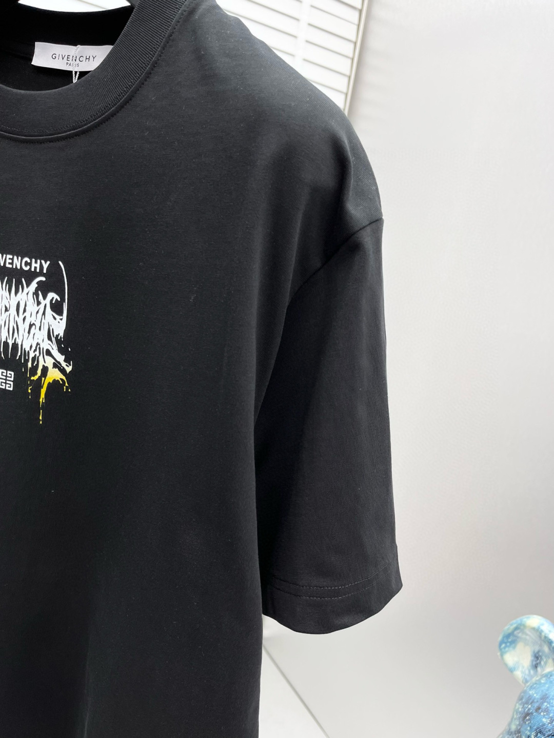 
GVC* 25ss新款短袖，定制280克全棉面料，前幅印花logo，非常简约大气的一款 无论是上身舒适