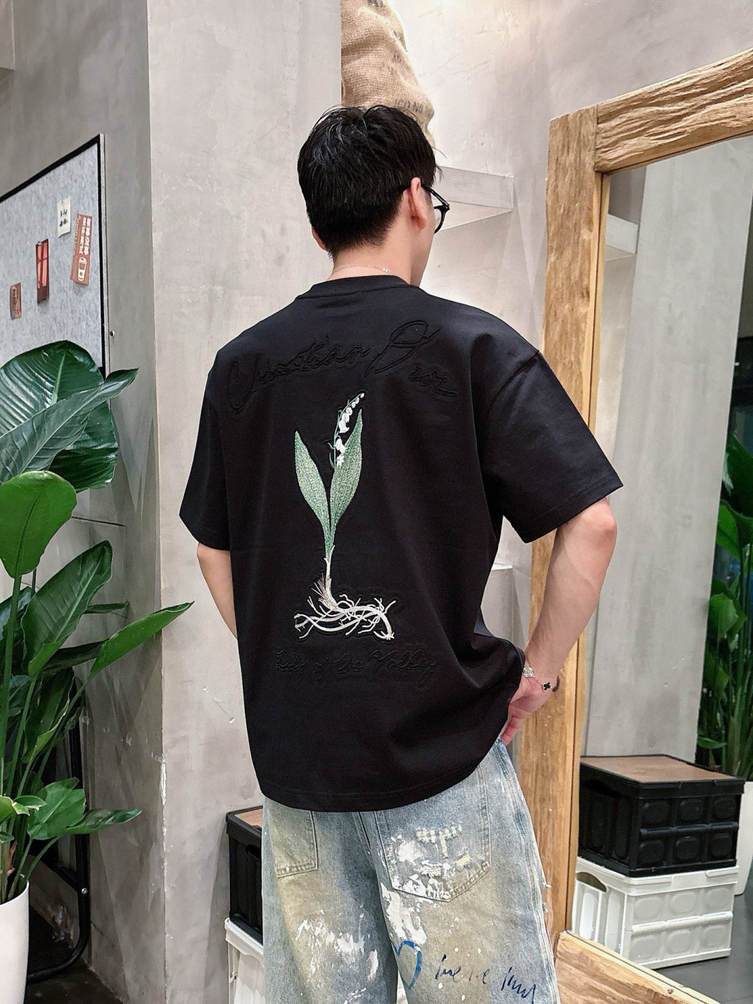  
2025春夏新款
D家短袖
M-3XL 