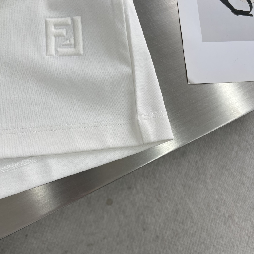 
FEND   2025春夏短袖系列

尺码   m-5xL
版型：微阔版型
克重：220克重 兰精莫代