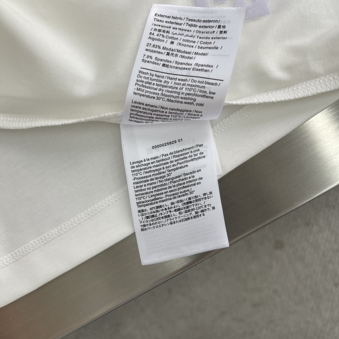 
FEND   2025春夏短袖系列

尺码   m-5xL
版型：微阔版型
克重：220克重 兰精莫代