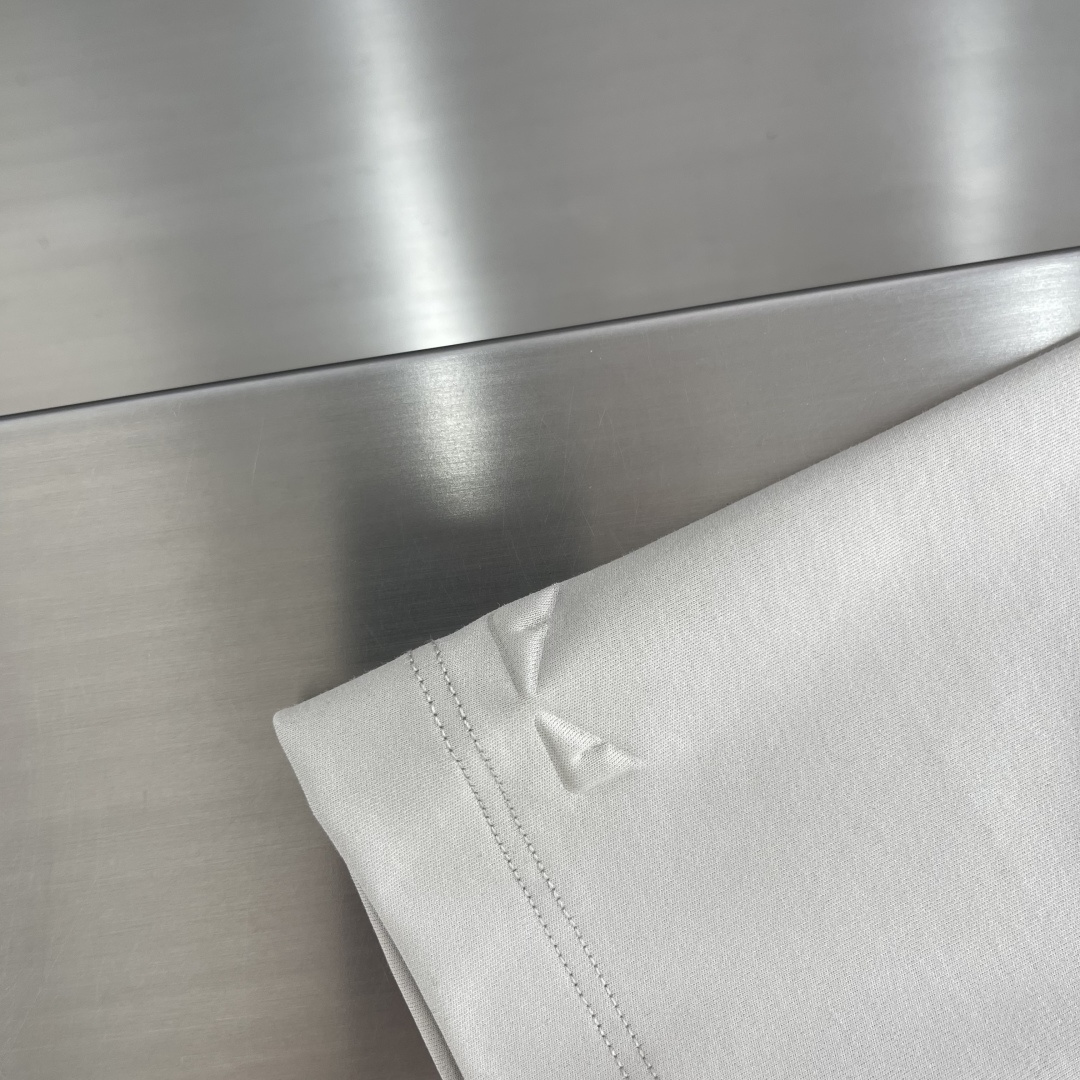 
FEND   2025春夏短袖系列

尺码   m-5xL
版型：微阔版型
克重：220克重 兰精莫代