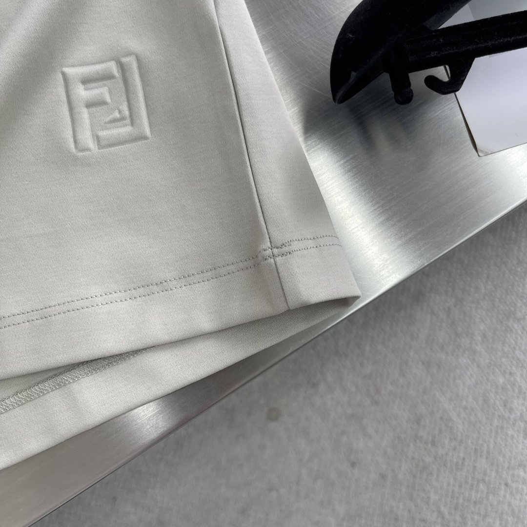 
FEND   2025春夏短袖系列

尺码   m-5xL
版型：微阔版型
克重：220克重 兰精莫代