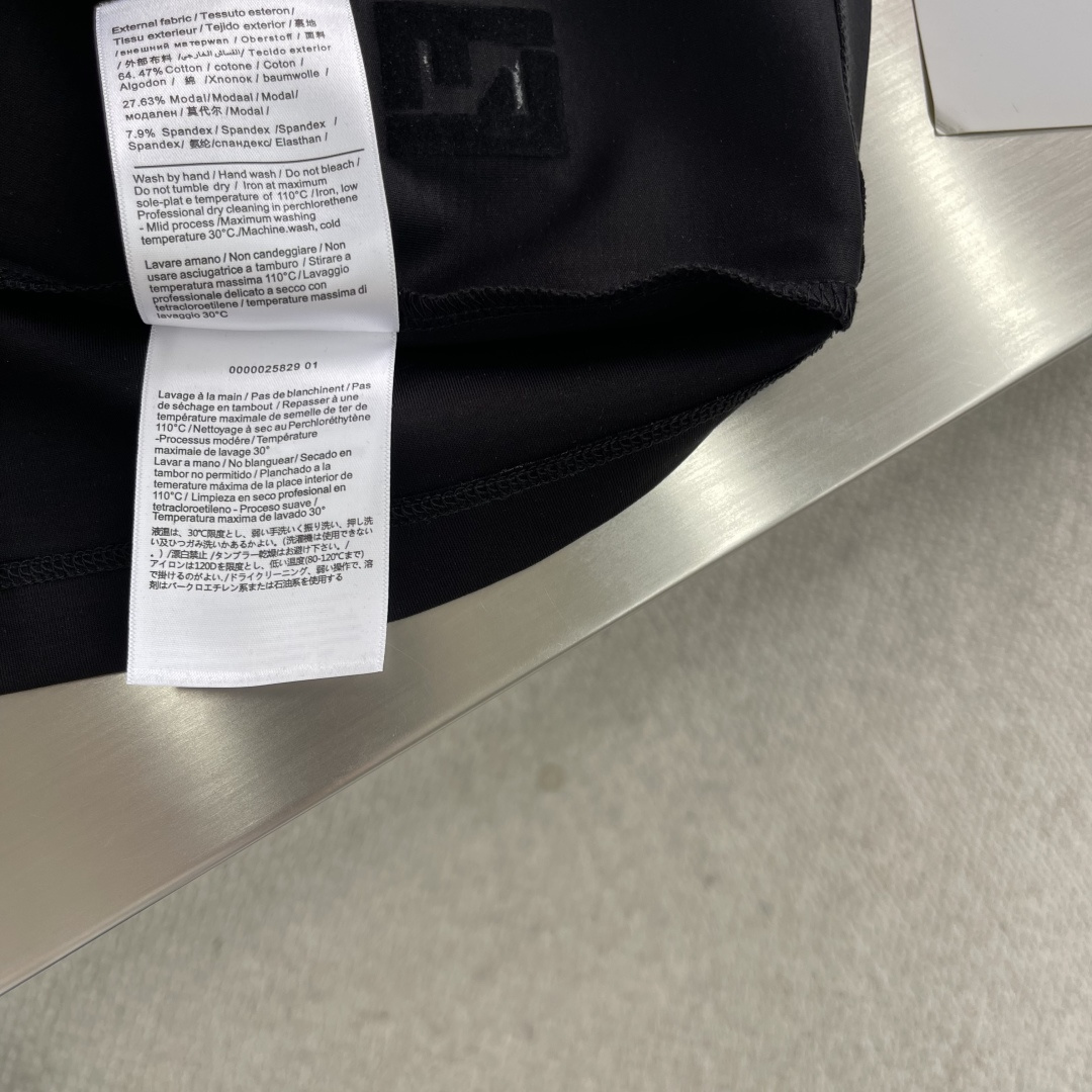 
FEND   2025春夏短袖系列

尺码   m-5xL
版型：微阔版型
克重：220克重 兰精莫代