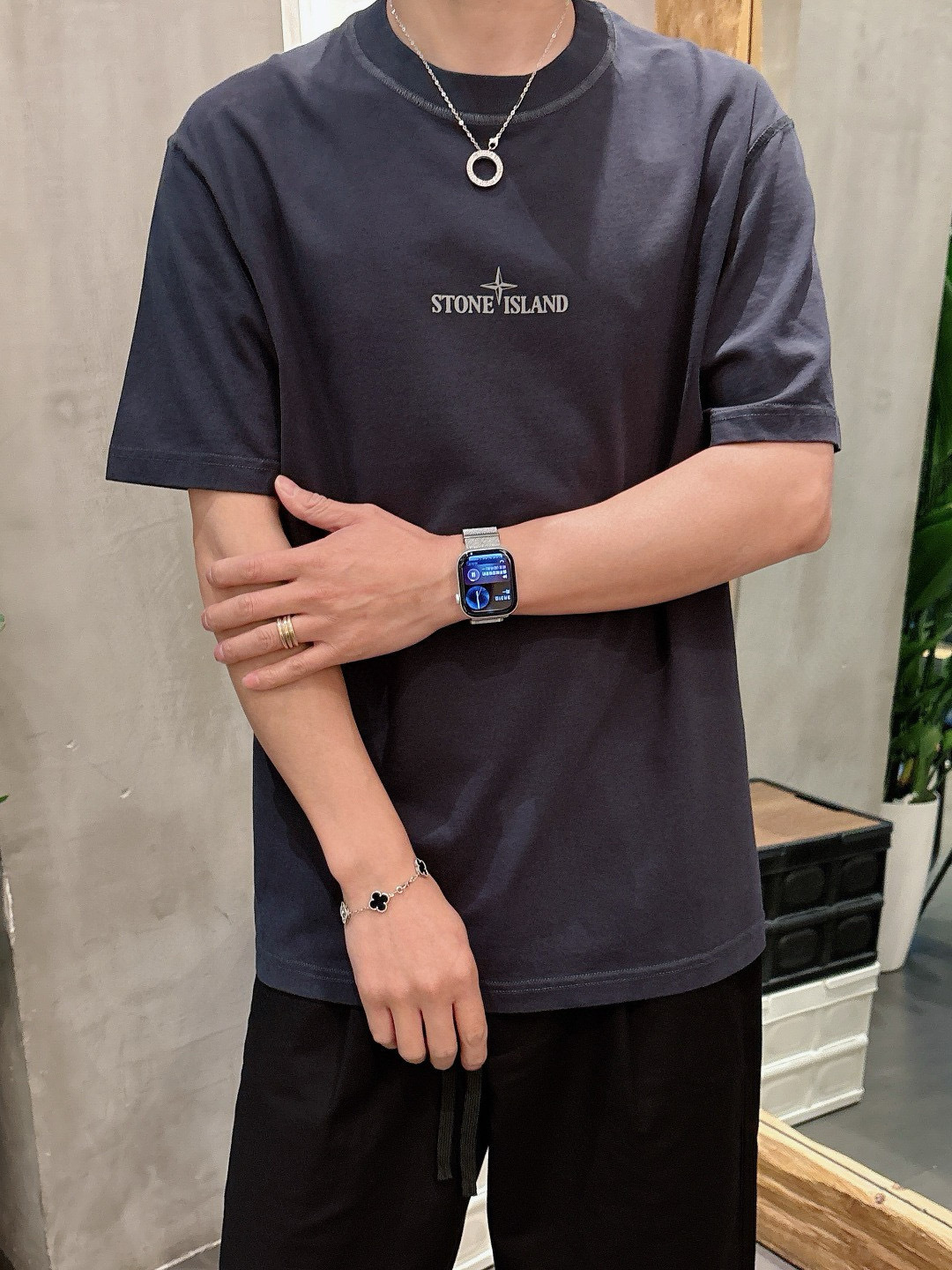 
2025 S/S New 新品
颜色：黑色 白色 灰色
尺码：M—3XL 微阔版型
P.S：265克重