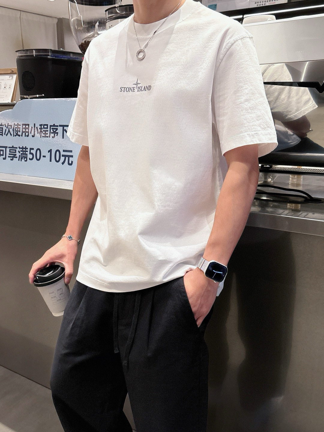 
2025 S/S New 新品
颜色：黑色 白色 灰色
尺码：M—3XL 微阔版型
P.S：265克重