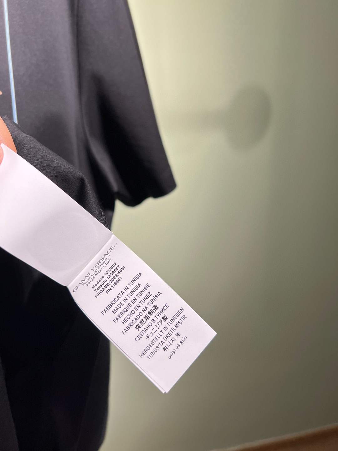 
    2025春夏新款，经典不变....VER**范*哲短袖 还是最最简单啊设计， 最耐穿的款式，只