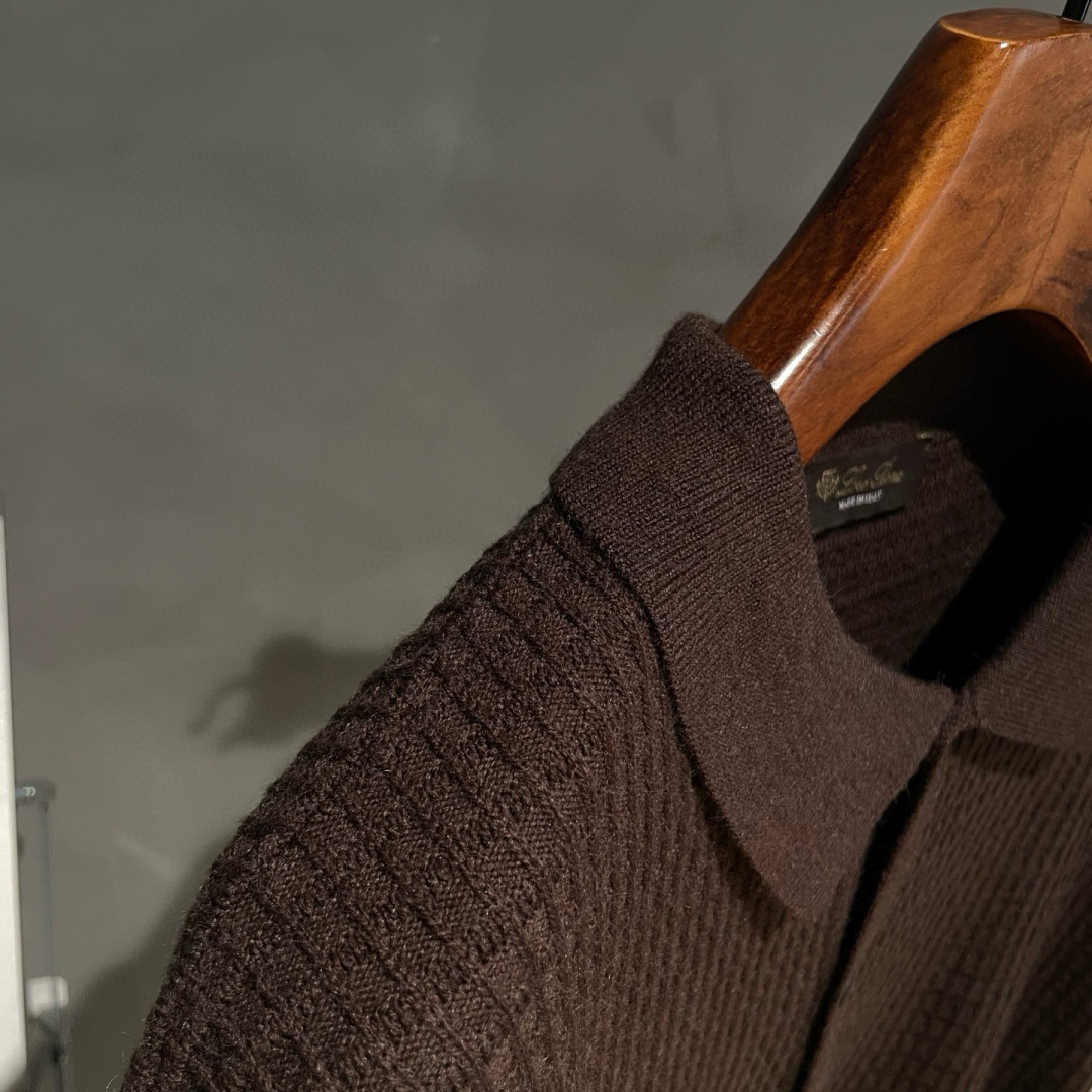  
lP🆕🌟秋冬新款开衫长袖🆕采用优质面料，超级柔软亲肤！内里走线工整细致，高端百搭款，品质可见！码数：