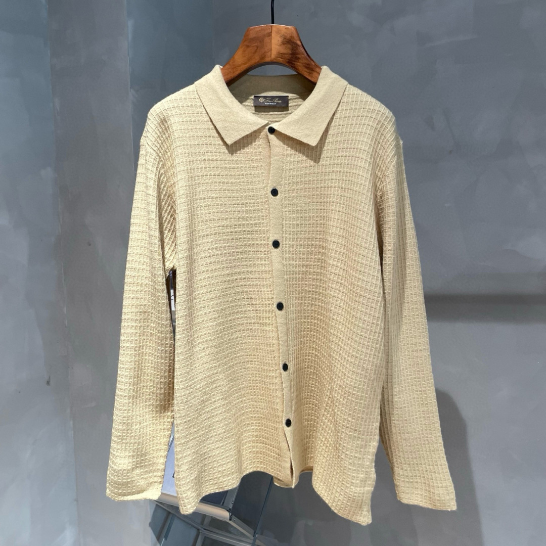  
lP🆕🌟秋冬新款开衫长袖🆕采用优质面料，超级柔软亲肤！内里走线工整细致，高端百搭款，品质可见！码数：