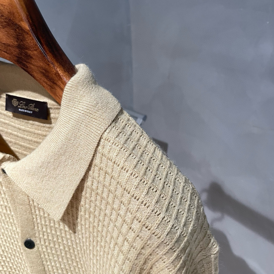  
lP🆕🌟秋冬新款开衫长袖🆕采用优质面料，超级柔软亲肤！内里走线工整细致，高端百搭款，品质可见！码数：