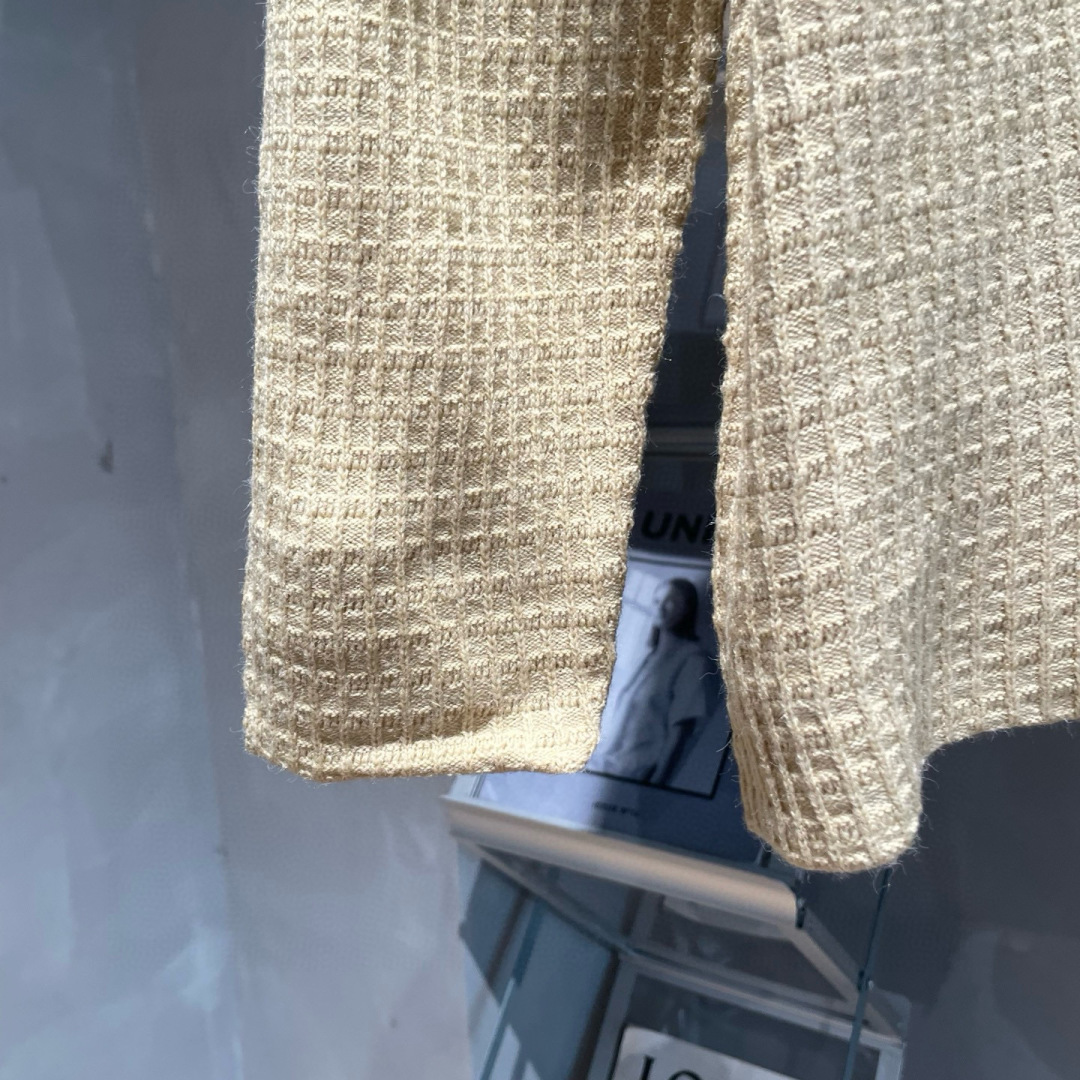  
lP🆕🌟秋冬新款开衫长袖🆕采用优质面料，超级柔软亲肤！内里走线工整细致，高端百搭款，品质可见！码数：