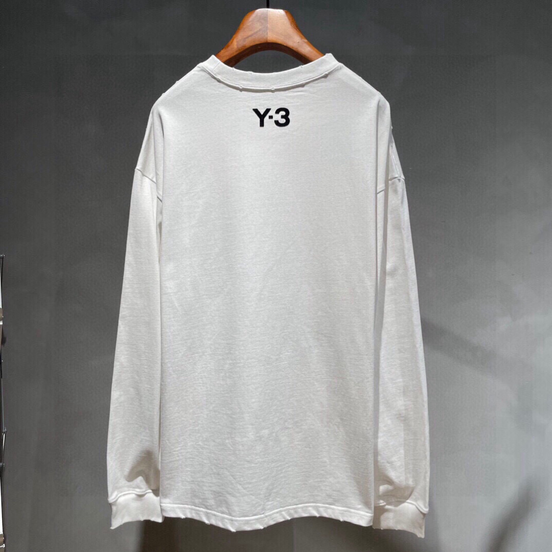 
Y-3🌟新款长袖🆕采用优质棉质面料！亲肤舒适！前logo设计，版型设计上身腔调十足，裁剪工艺走线工整！