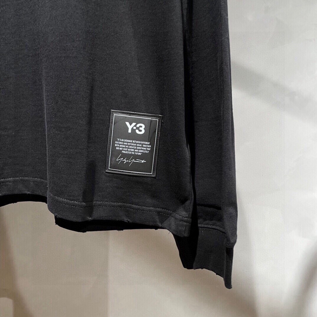 
Y-3🌟新款长袖🆕采用优质棉质面料！亲肤舒适！前logo设计，版型设计上身腔调十足，裁剪工艺走线工整！